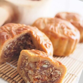 Moon Cake Five Nuts