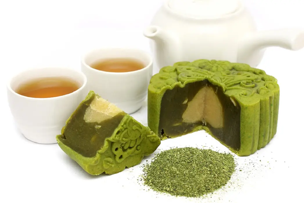 Moon cake green tea